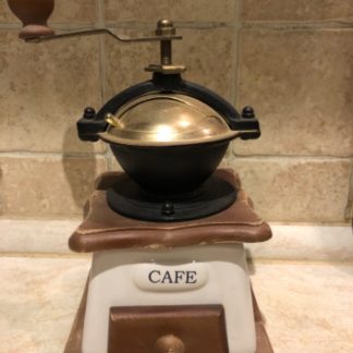 Ruční mlýnek na kávu