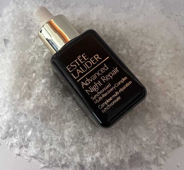 Estee Lauder – Advanced Night Repair serum synchronized Multi-Recovery Complex