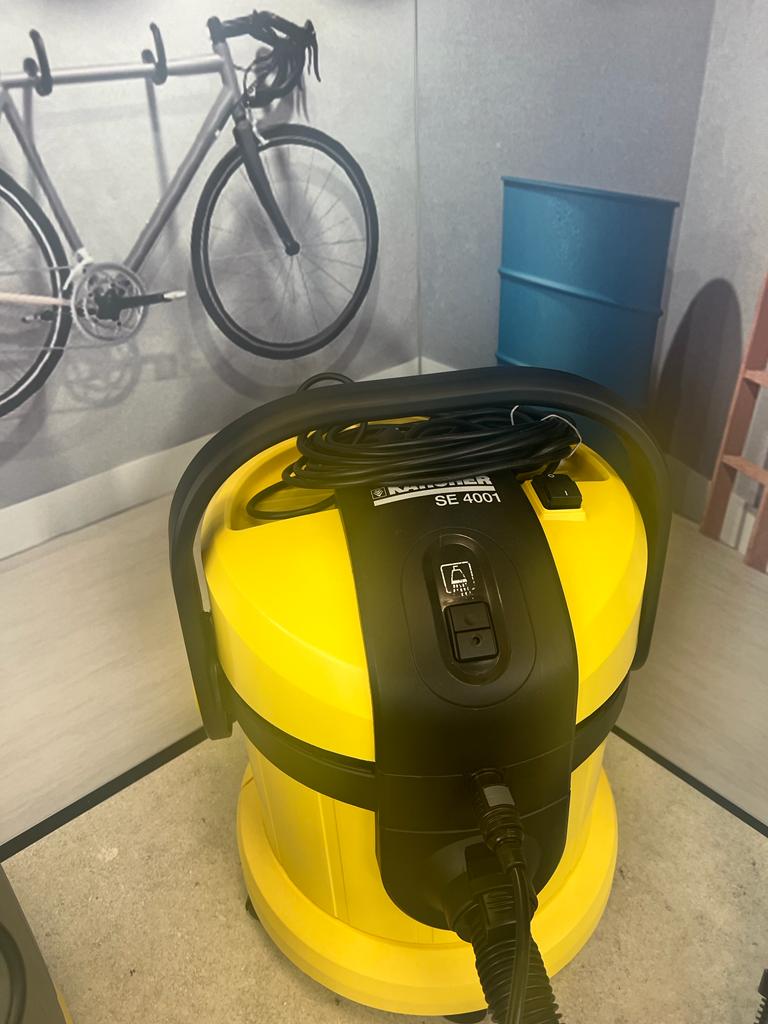 Kärcher tepovač SE 4001