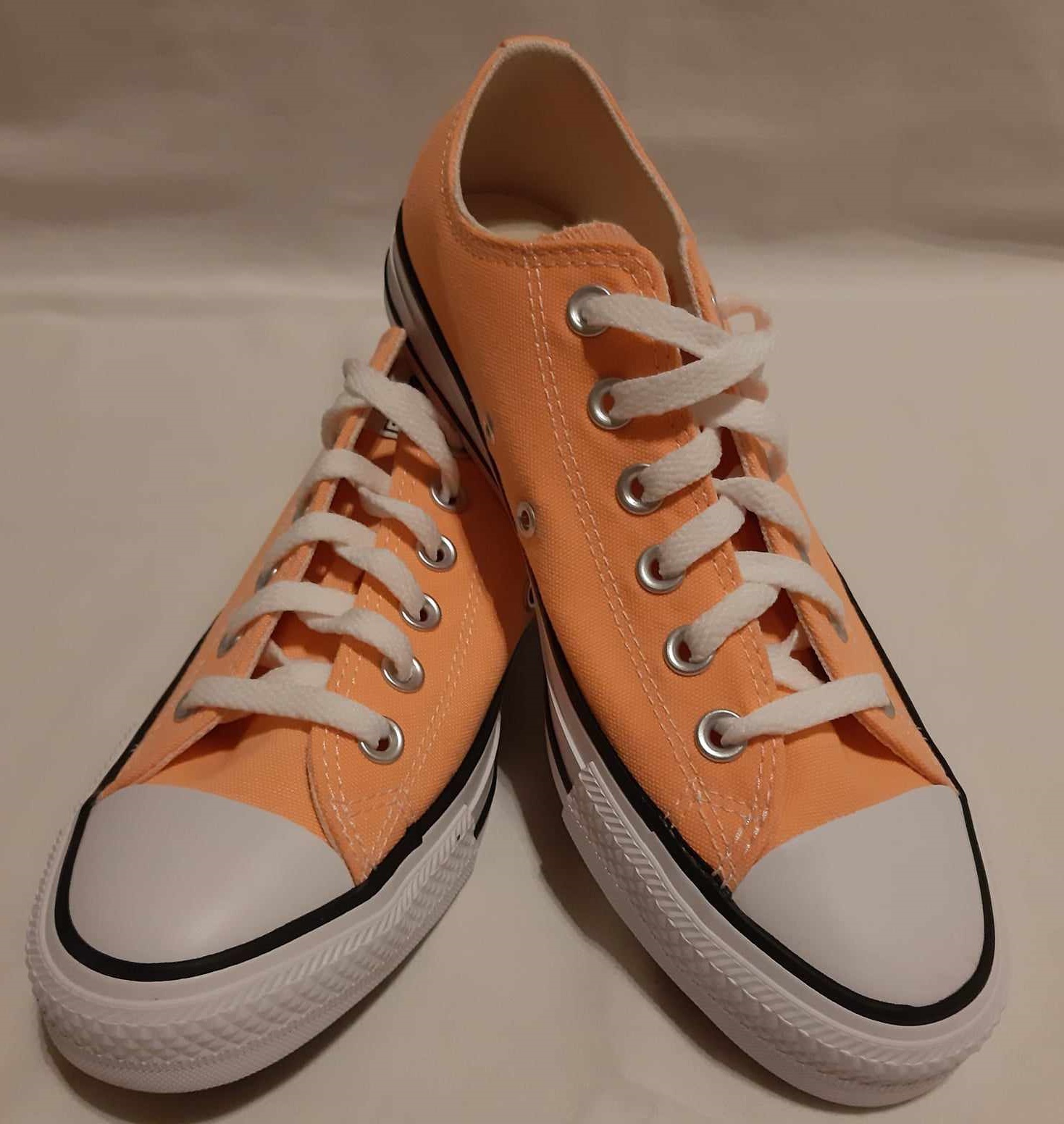 Unisex volnočasová obuv Converse - oranžová