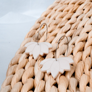 Náušnice na kroužku - Lotosový květ