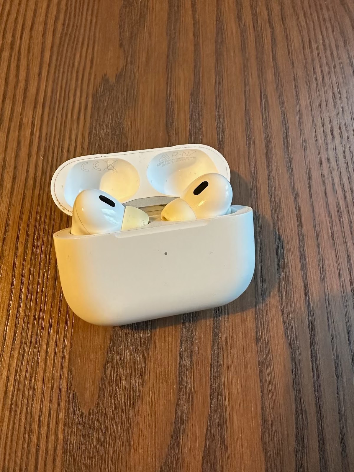 Apple AirPods Pro 2 bezdrátová sluchátka