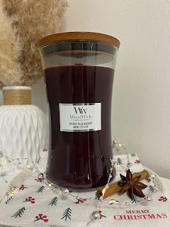 Svíčka WoodWick - Spiced Blackberry